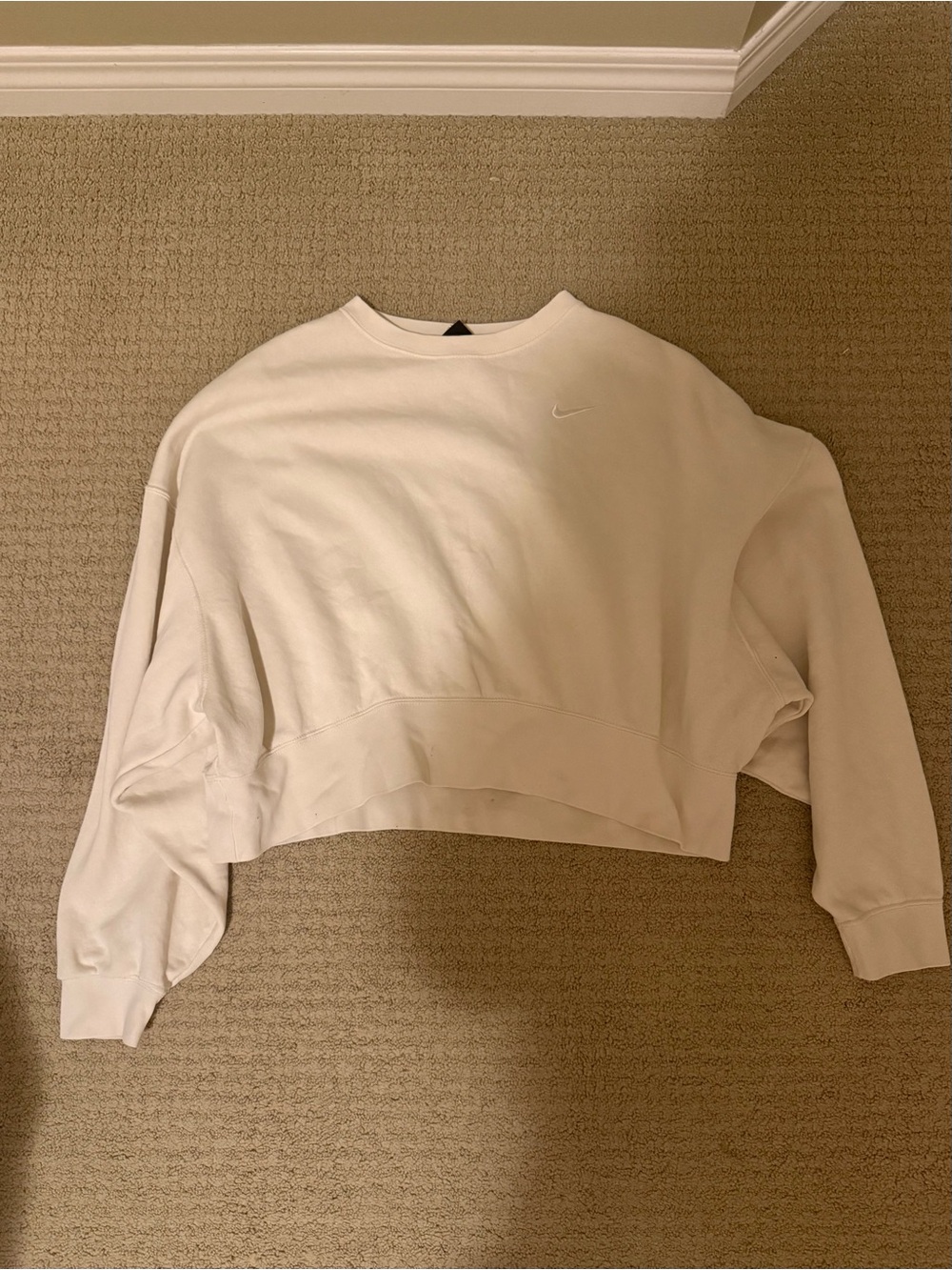 Nike Women’s Off-White Cropped Crewneck Sweatshirt